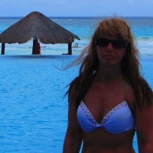 Meet your Posher, Jenitia